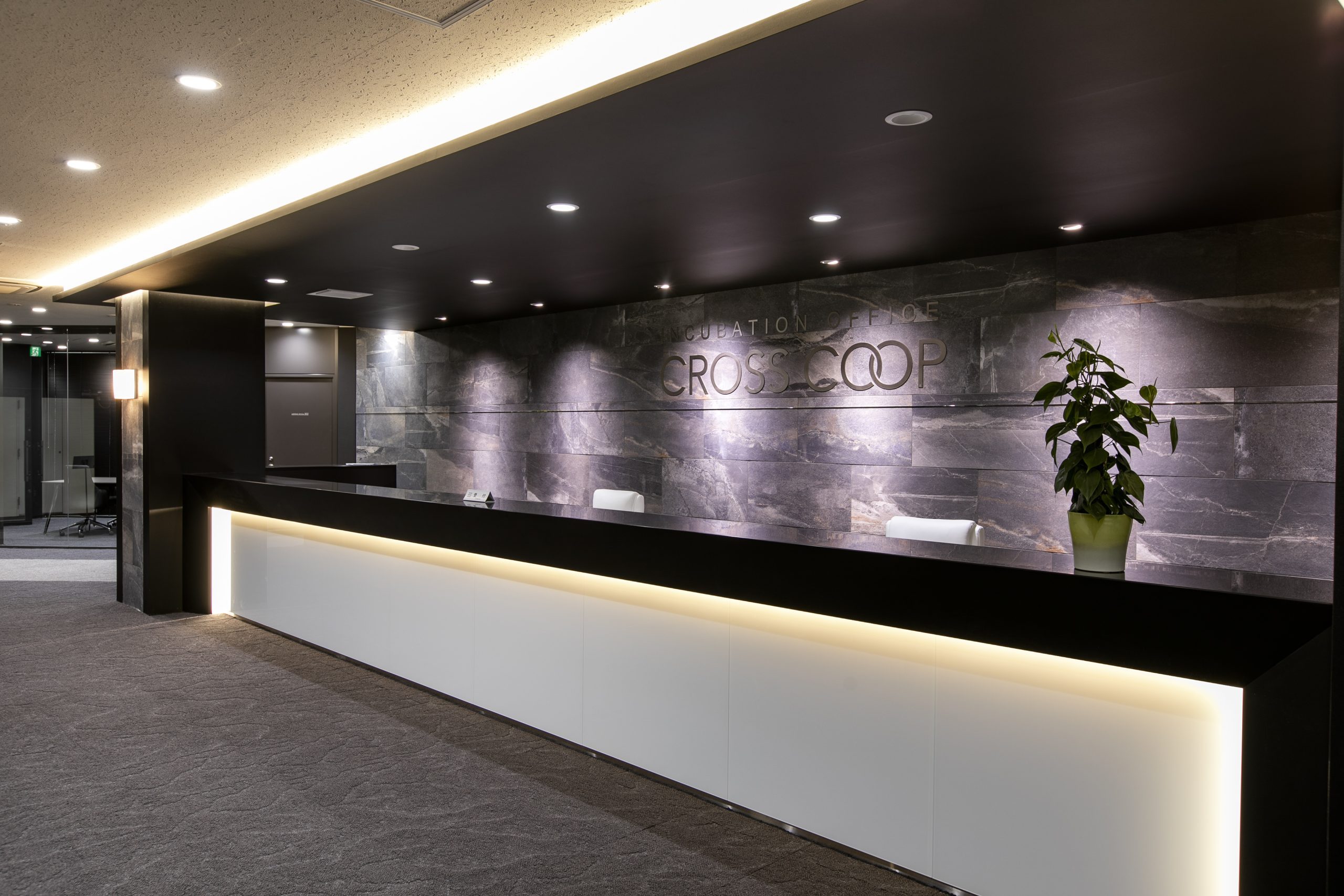 CROSSCOOP新宿SOUTH_3Fレセプション