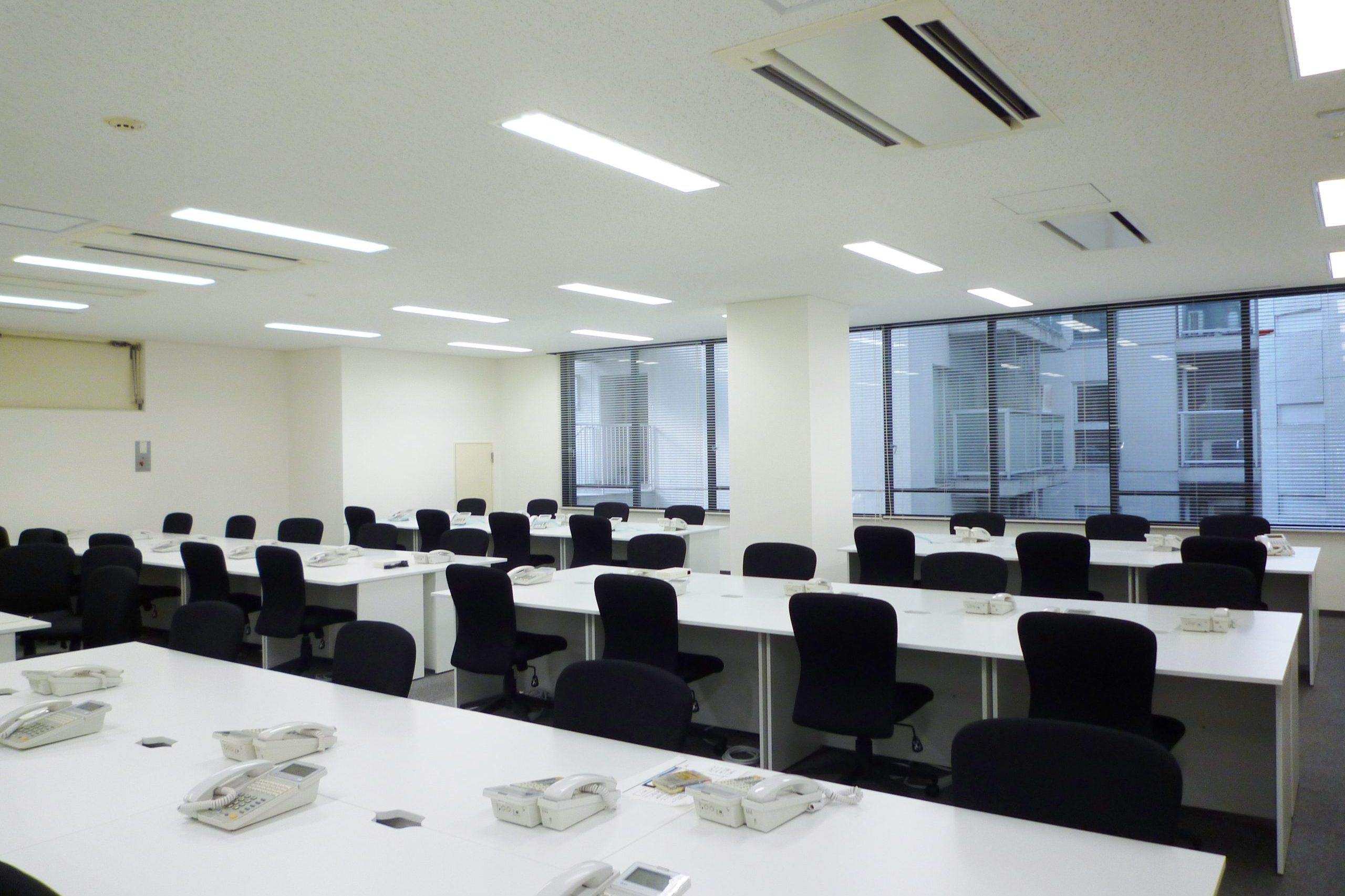 CROSSCOOP新宿SOUTH執務室①