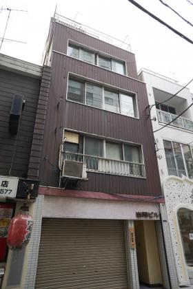 岩間ビルの外観写真