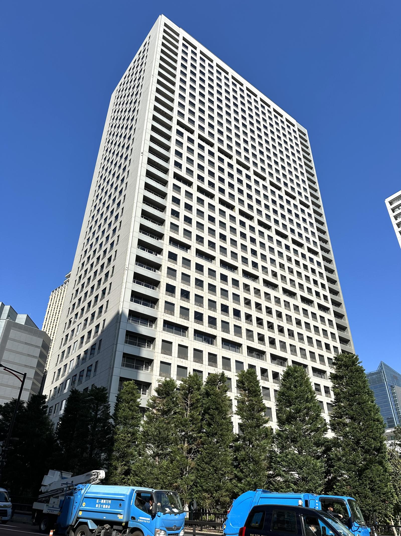 グランパークタワー