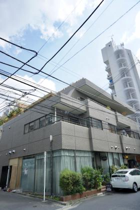 南青山ホームズの外観写真
