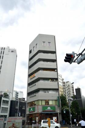 東京建設自労会館の外観写真