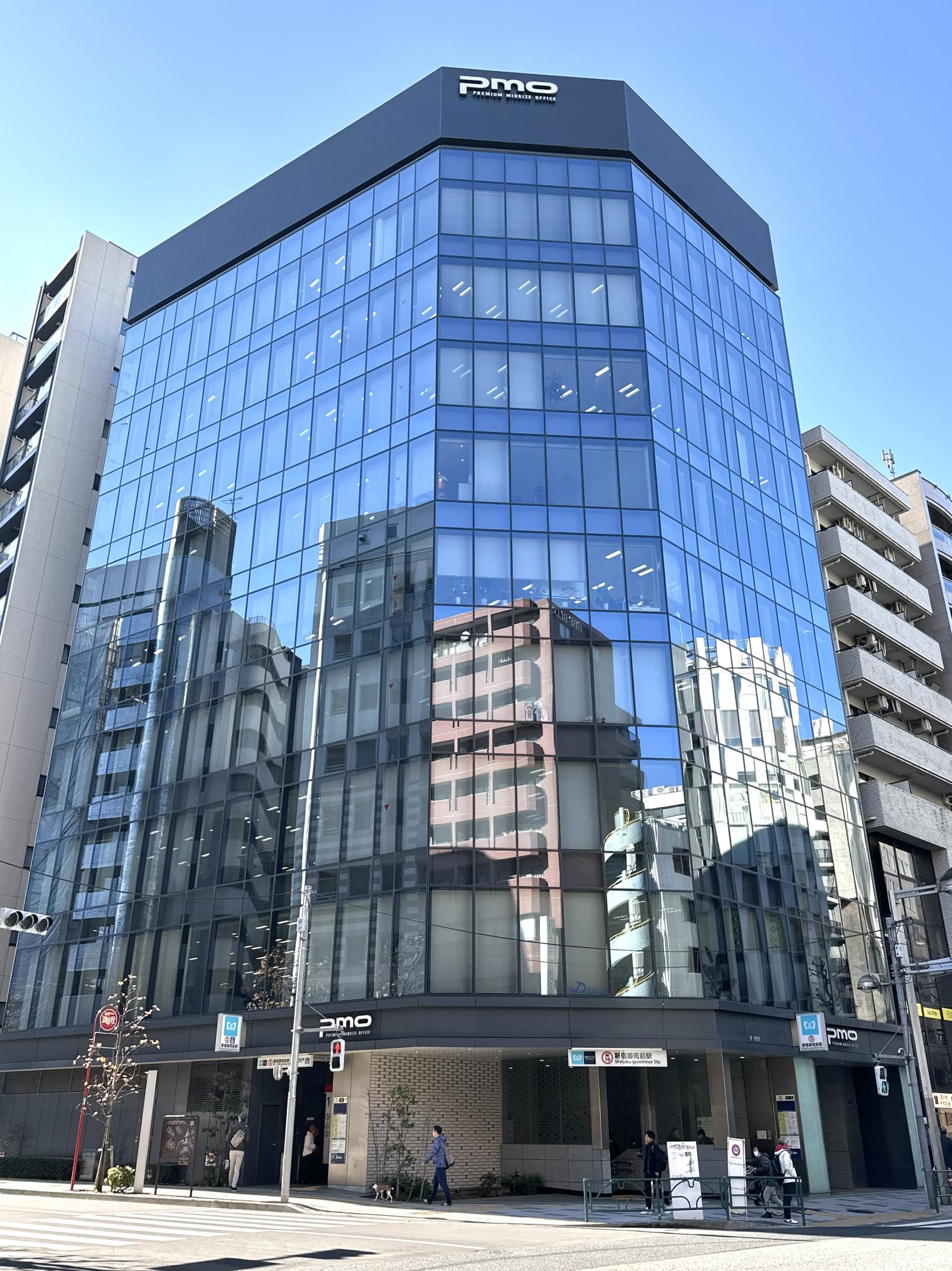 PMO新宿御苑前