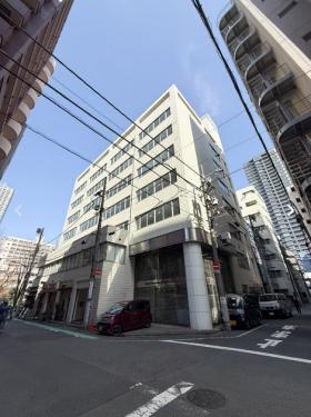 文芸社新宿御苑ビルの外観写真