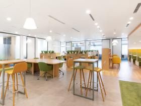 Regus(リージ...の外観写真
