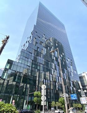 大阪富国生命の外観写真